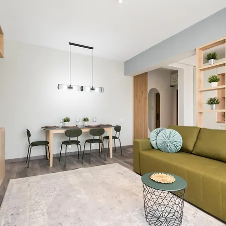 Breeze Gateway Center Apartment