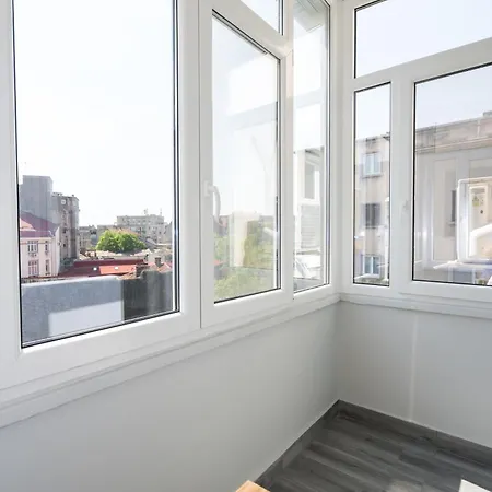 Breeze Gateway Center Apartment Bucharest