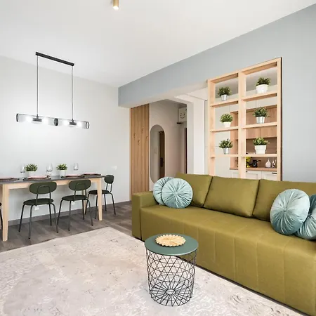 Breeze Gateway Center Apartment *