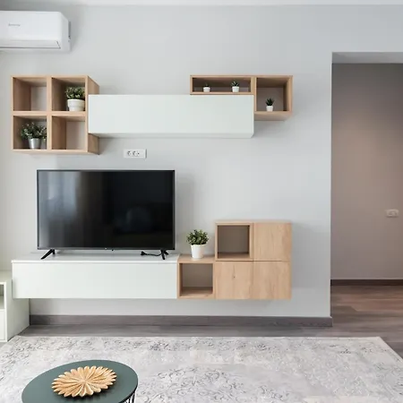 Apartment Breeze Gateway Center