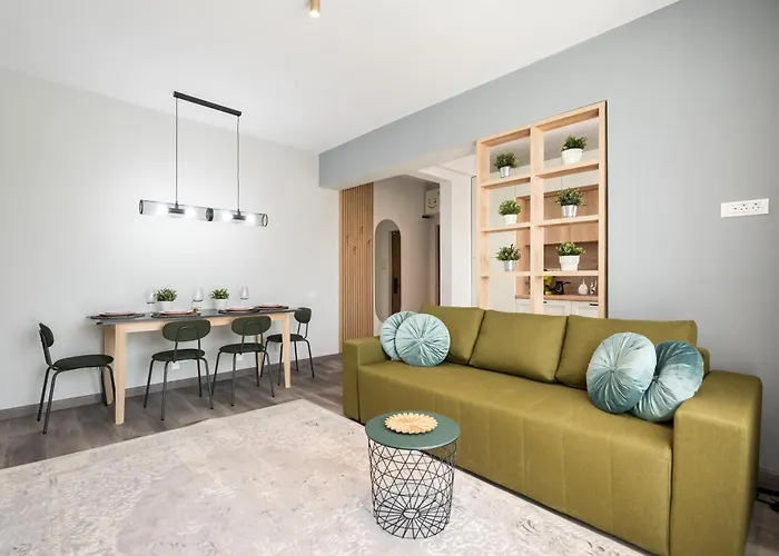 Breeze Gateway Center Apartment *