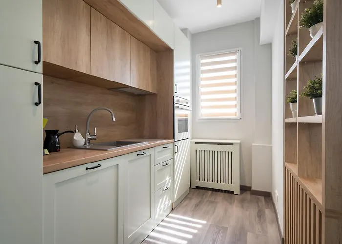 Breeze Gateway Center Apartment *